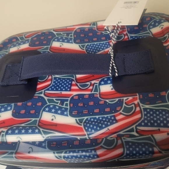 Vineyard Vines  Whale and USA Flag Red White & Blue 12 Can Cooler NWT - Picture 8 of 12
